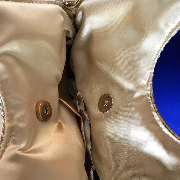 Crystal Ruffle - Picture 4 of 8